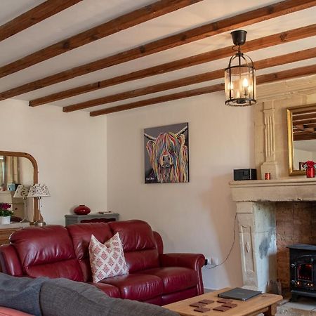 Lavender House - Traditional Stone House Oozing Charm And Character Cersay Exterior photo