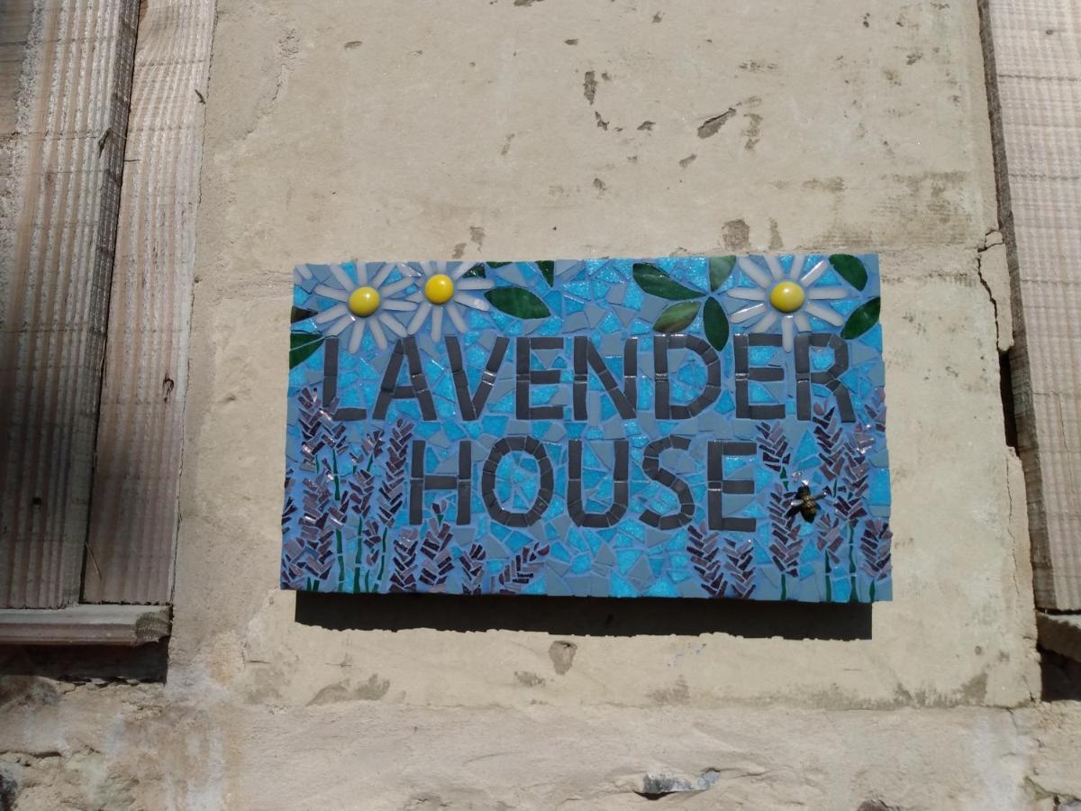 Lavender House - Traditional Stone House Oozing Charm And Character Cersay Exterior photo
